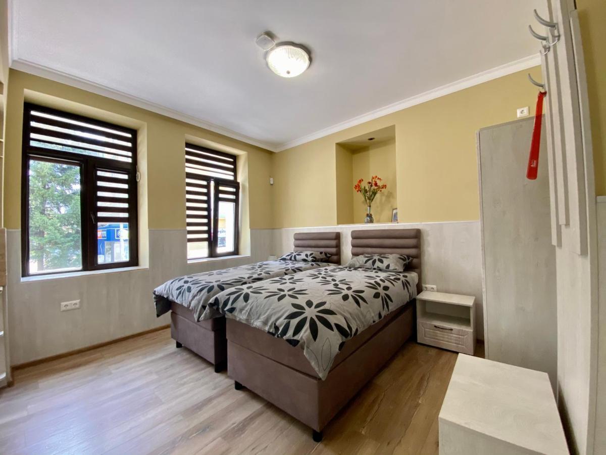 Къща за гости Кребс guesthousekrebs Шумен Экстерьер фото