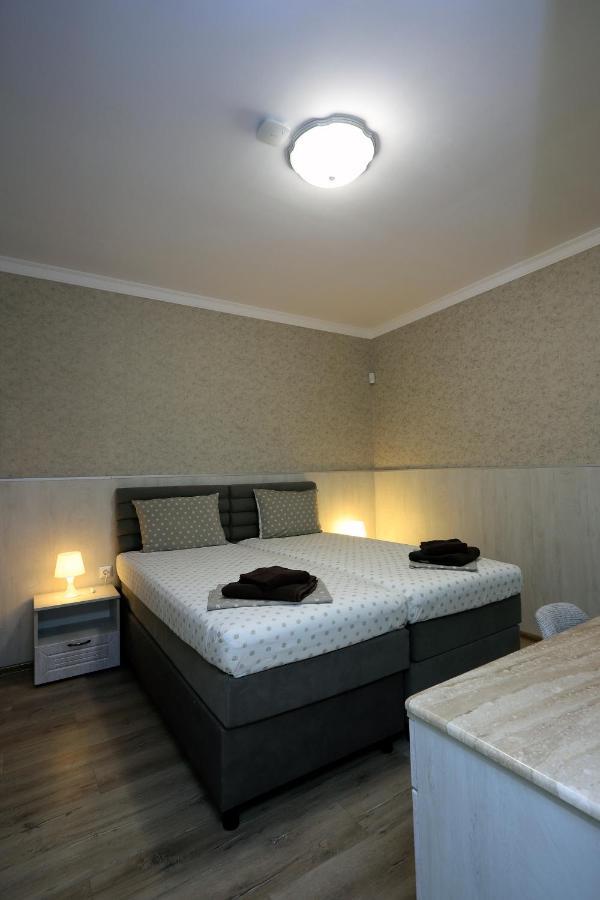 Къща за гости Кребс guesthousekrebs Шумен Экстерьер фото